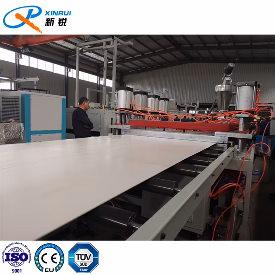 Linea di produzione di pannelli per porte in schiuma per mobili in PVC WPC