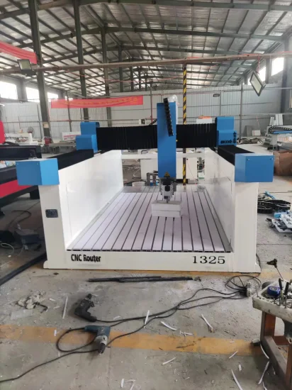 Router per intaglio CNC pubblicitario per la lavorazione del legno 3D con elevazione dell'asse Z