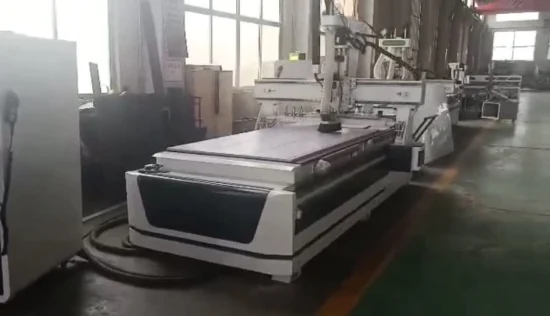 Macchine per la lavorazione del legno Legno Atc Lama lineare Negozio di utensili Elaborazione nidificata Foratura Centro di foratura Macchina da taglio CNC